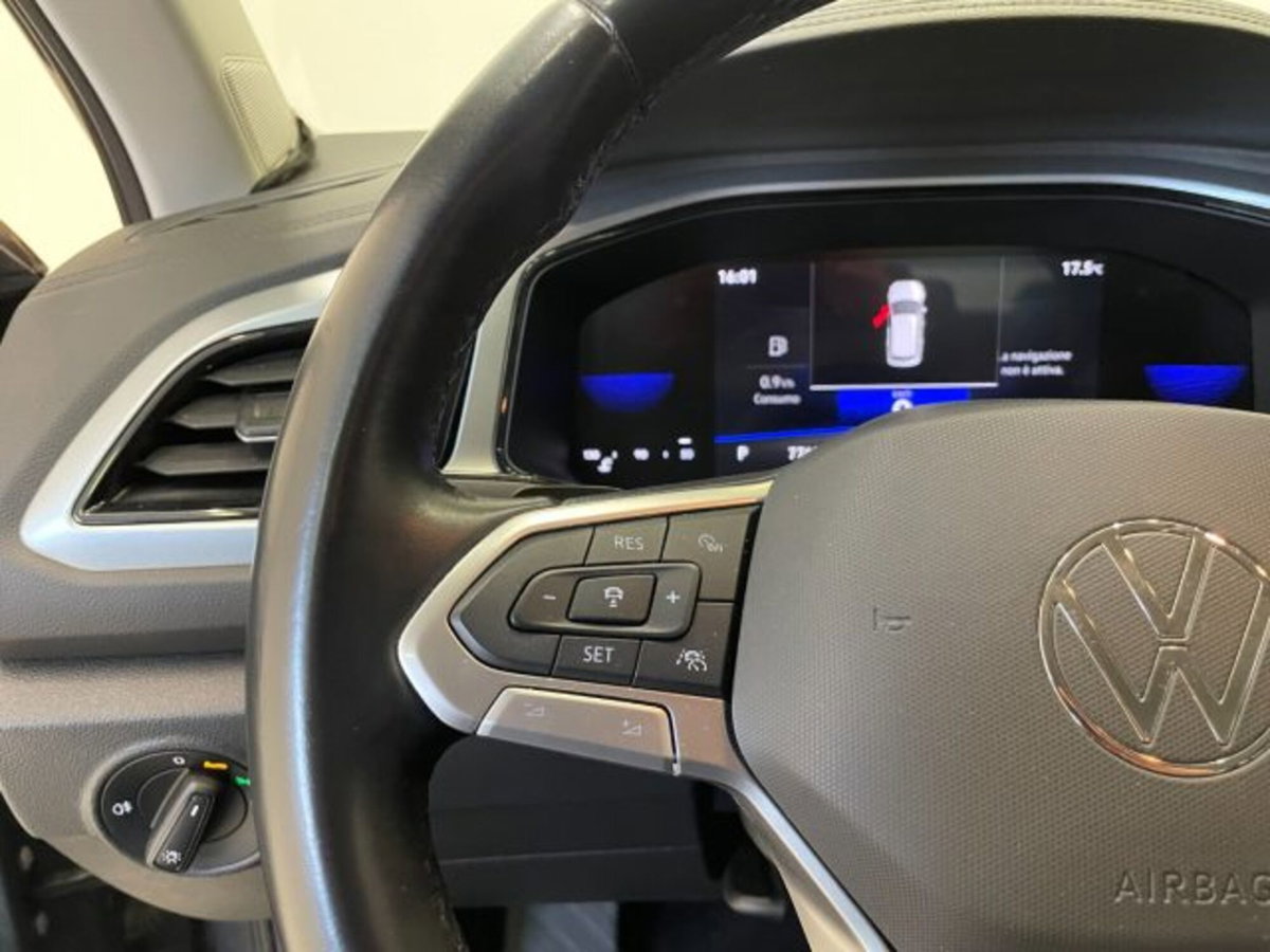 Volkswagen T-Roc 1.5 tsi Life dsg (17)