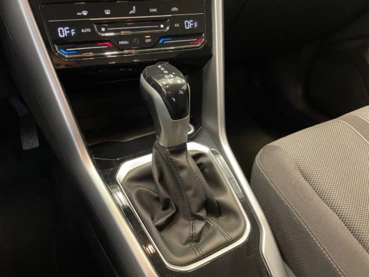 Volkswagen T-Roc 1.5 tsi Life dsg (9)