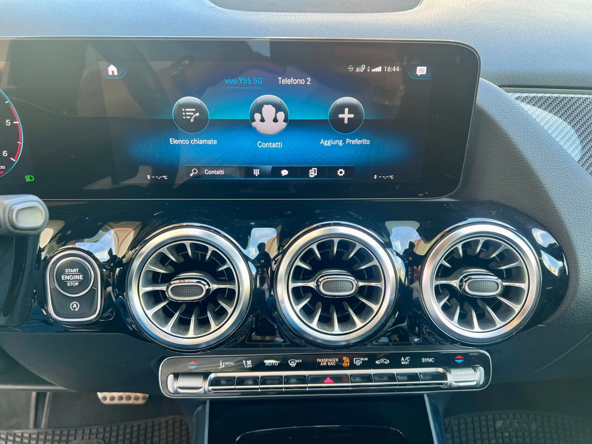 Mercedes-Benz GLA SUV 180 d Automatic Premium (12)