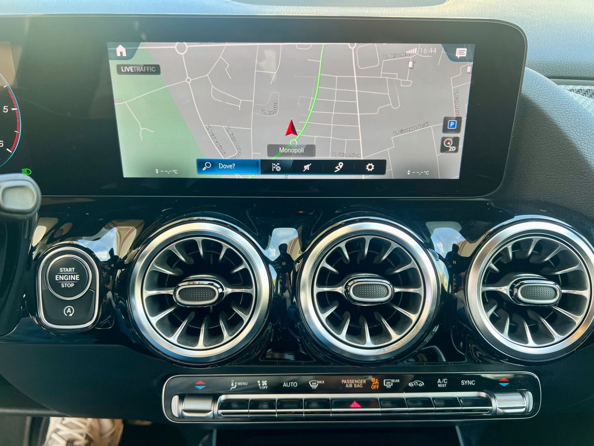 Mercedes-Benz GLA SUV 180 d Automatic Premium (13)