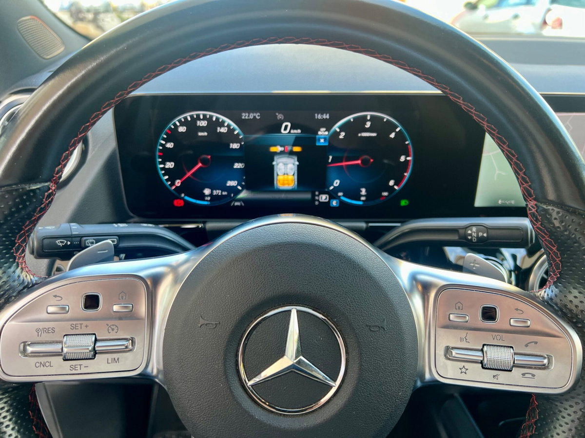 Mercedes-Benz GLA SUV 180 d Automatic Premium (15)