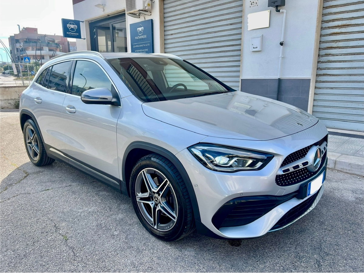 Mercedes-Benz GLA SUV 180 d Automatic Premium (3)