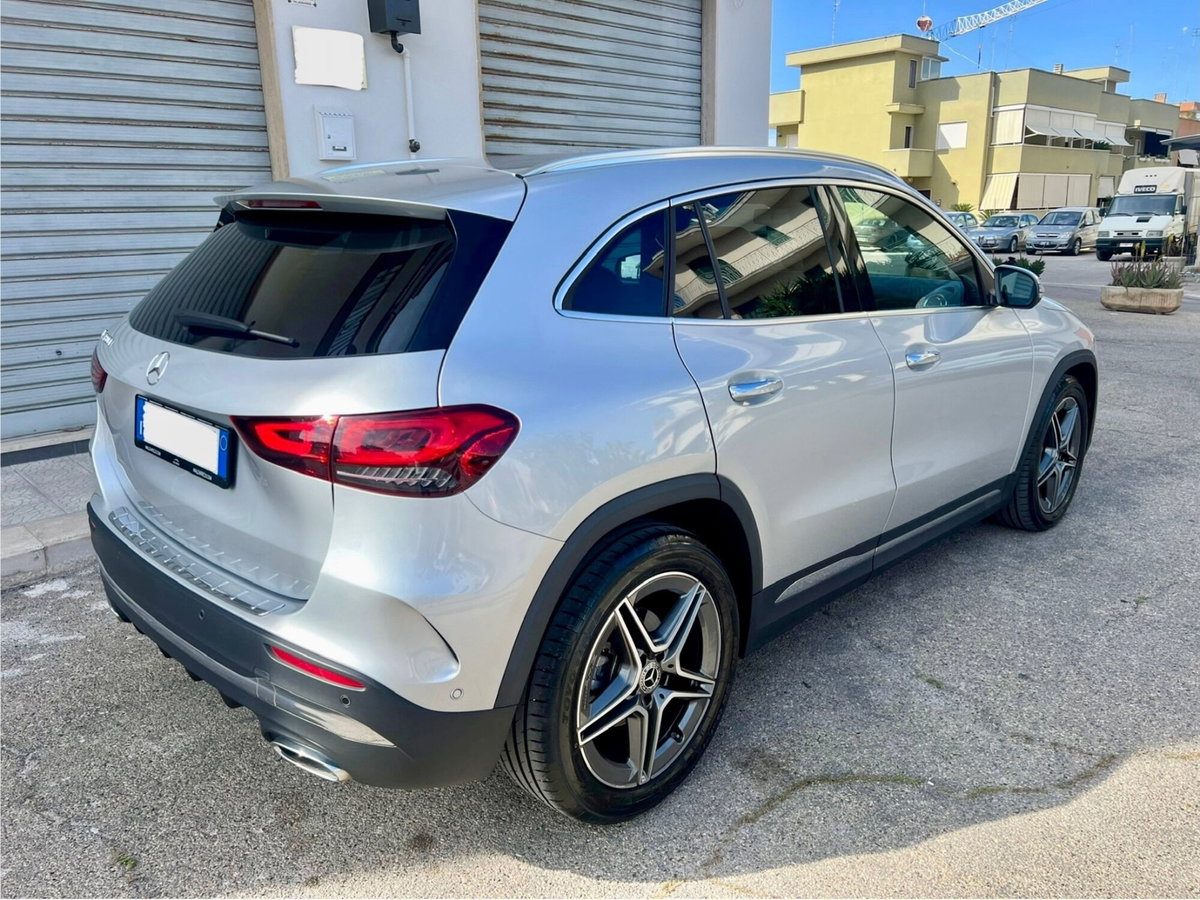 Mercedes-Benz GLA SUV 180 d Automatic Premium (4)