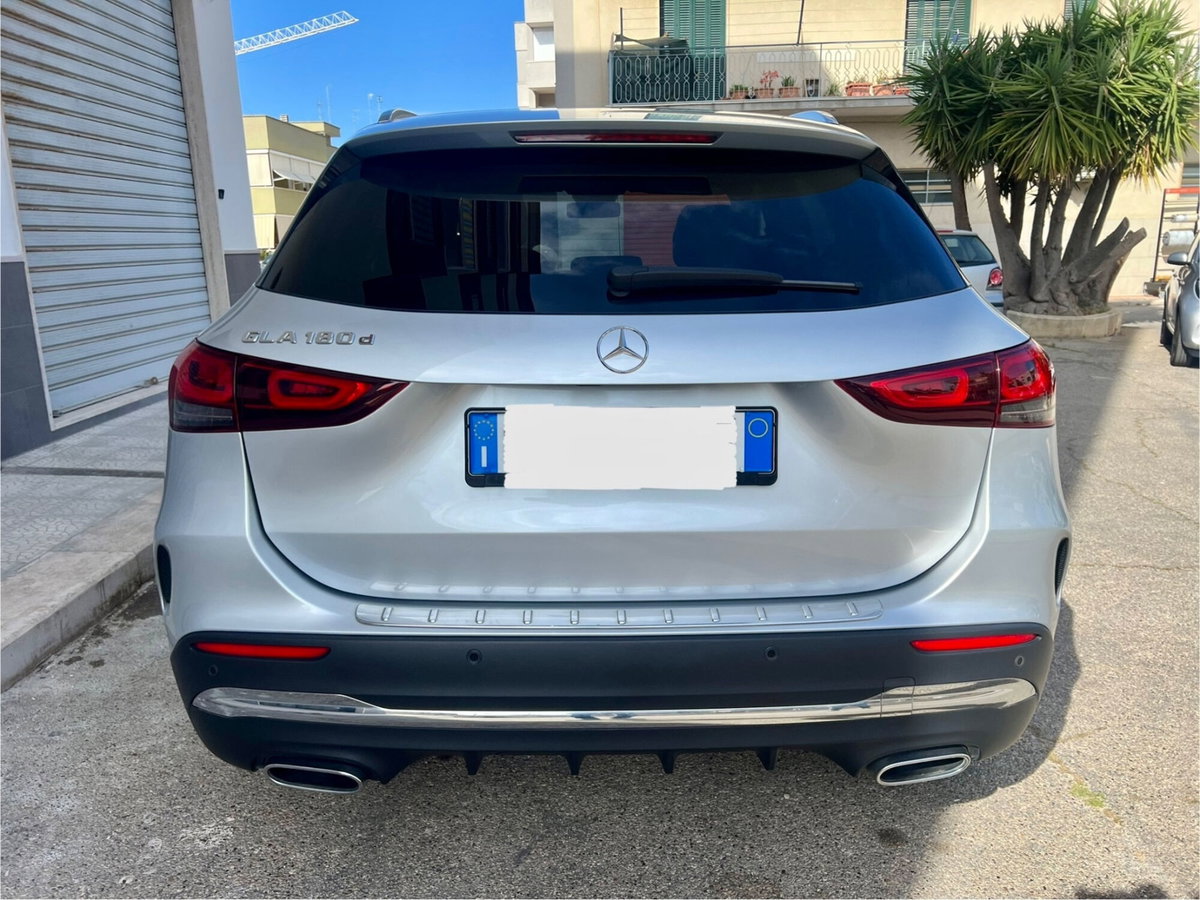Mercedes-Benz GLA SUV 180 d Automatic Premium (5)