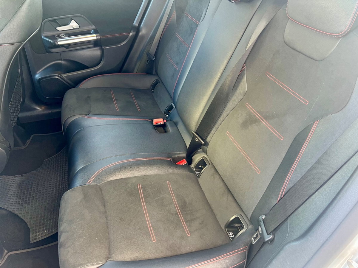 Mercedes-Benz GLA SUV 180 d Automatic Premium (9)