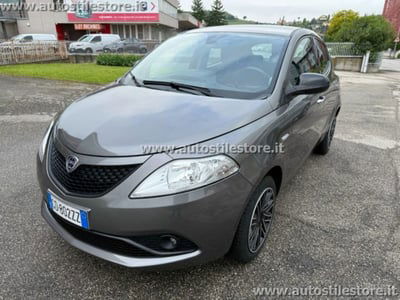 Lancia Ypsilon 1.0 FireFly 5 porte S&S Hybrid Ecochic Gold usata