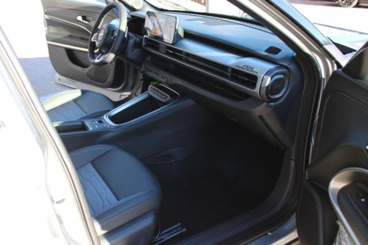 Jeep Avenger 1.2 turbo e-hybrid mhev Upland 4xe 145cv edct6 (16)