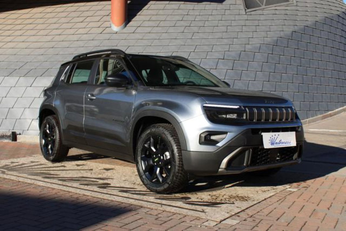 Jeep Avenger 1.2 turbo e-hybrid mhev Upland 4xe 145cv edct6 (3)