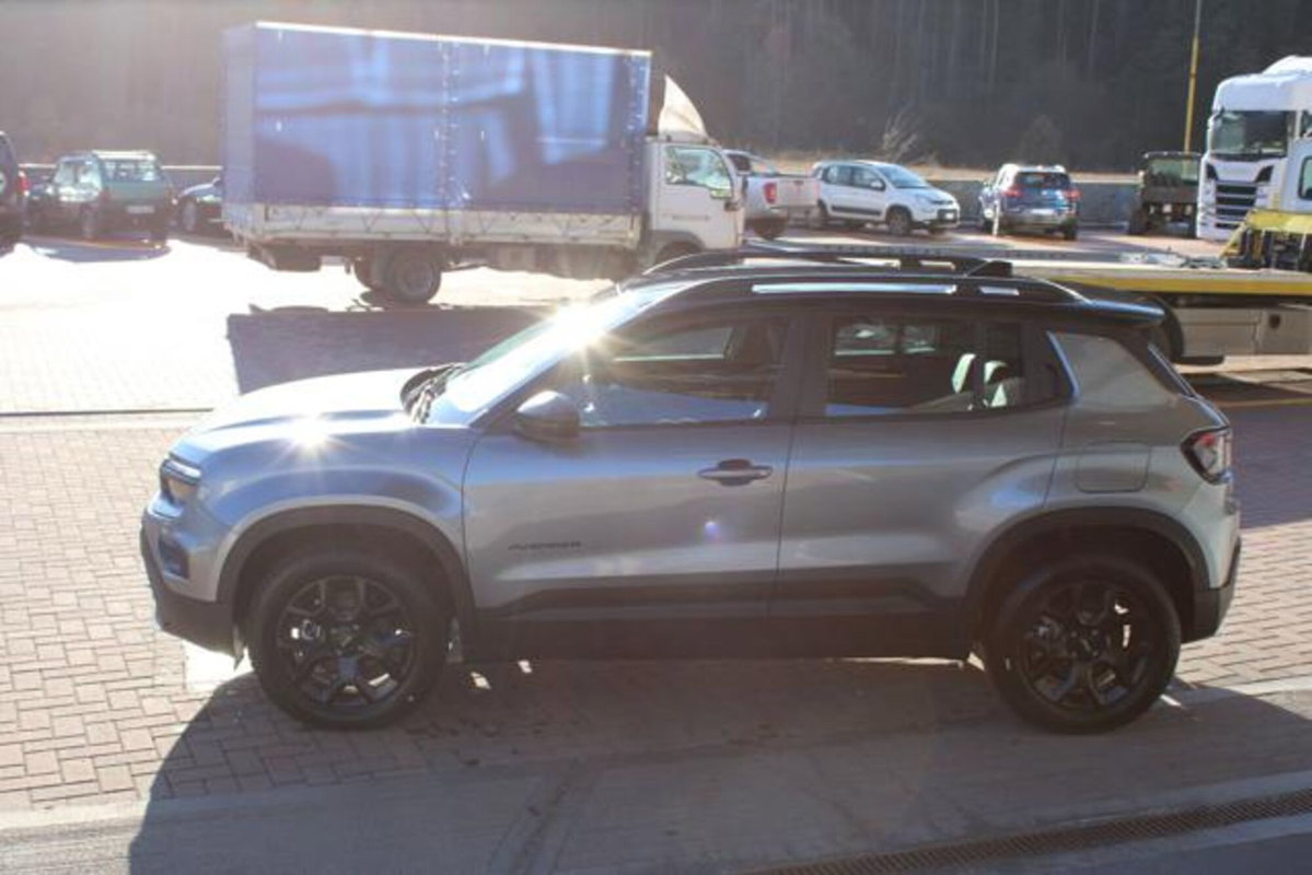 Jeep Avenger 1.2 turbo e-hybrid mhev Upland 4xe 145cv edct6 (7)