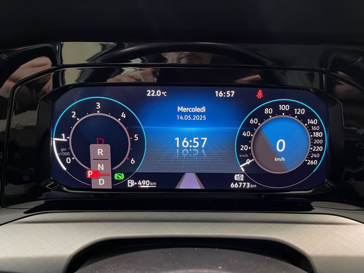 Volkswagen Golf 2.0 TDI DSG SCR Life (17)
