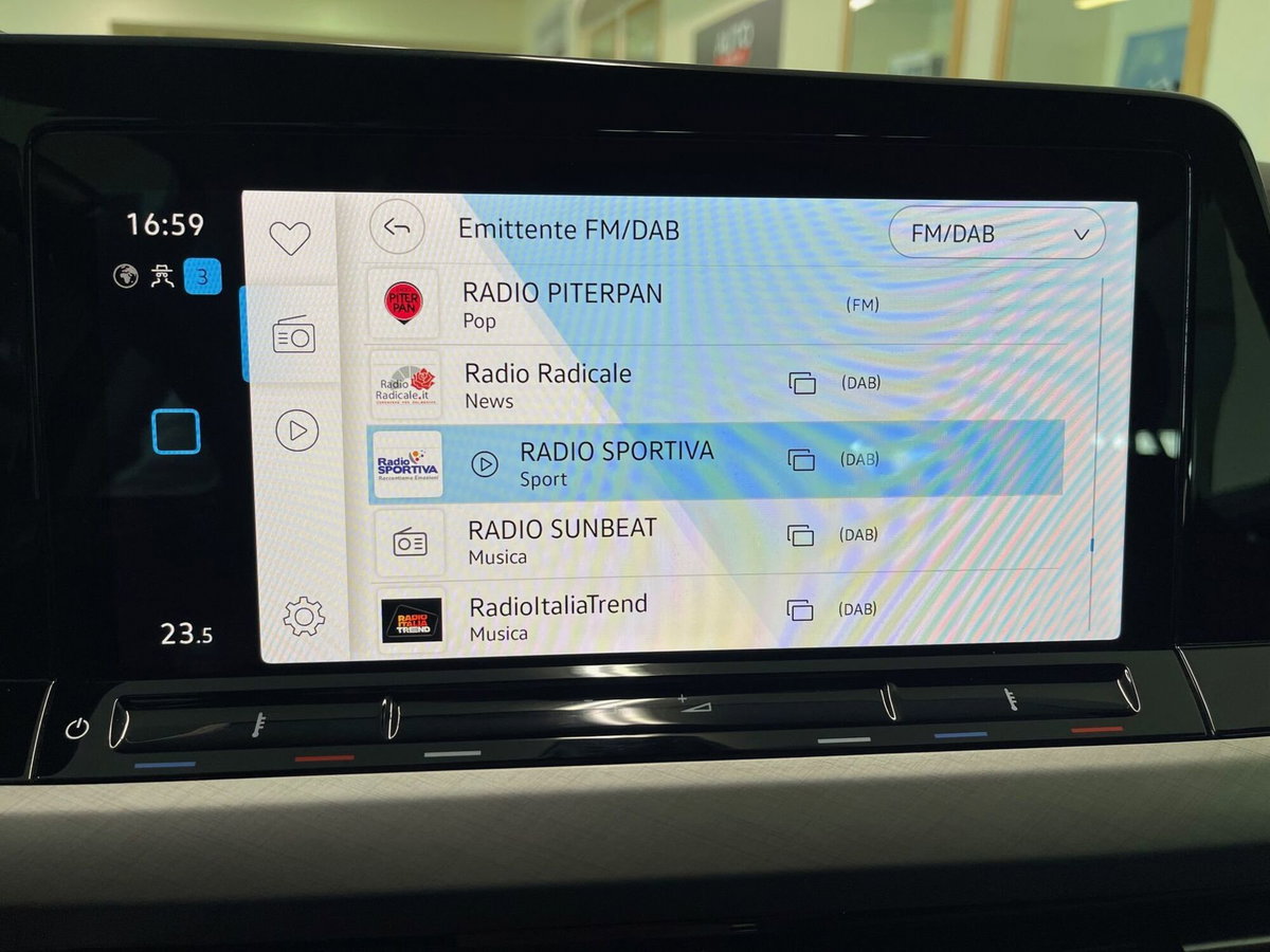 Volkswagen Golf 2.0 TDI DSG SCR Life (19)