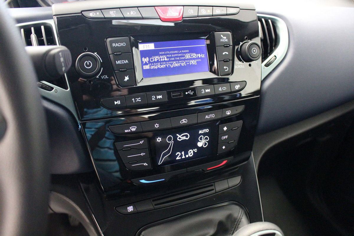 Lancia Ypsilon 1.0 FireFly 5 porte S&S Hybrid Ecochic Gold (10)