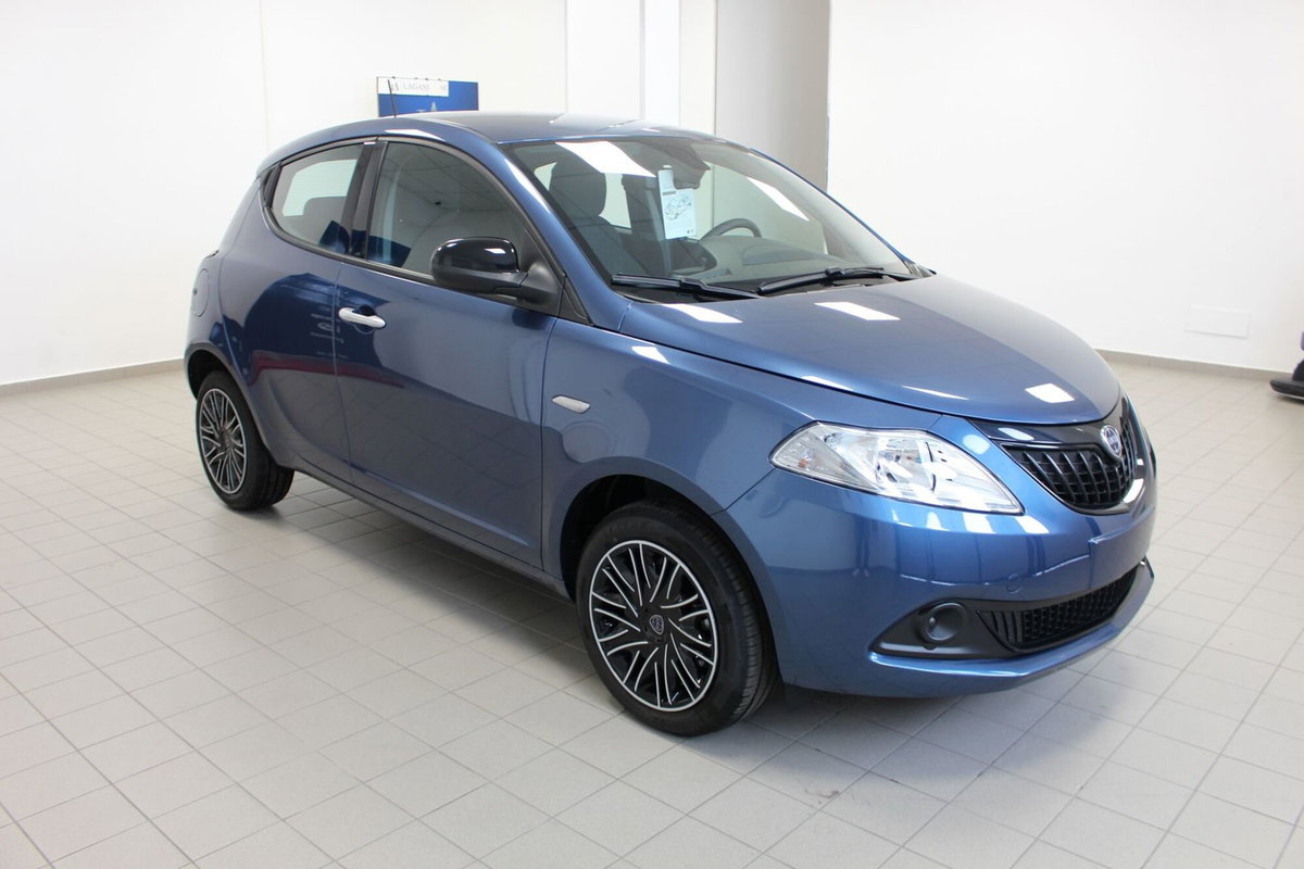 Lancia Ypsilon 1.0 FireFly 5 porte S&S Hybrid Ecochic Gold (3)
