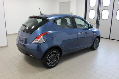 Lancia Ypsilon 1.0 FireFly 5 porte S&S Hybrid Ecochic Gold (4)