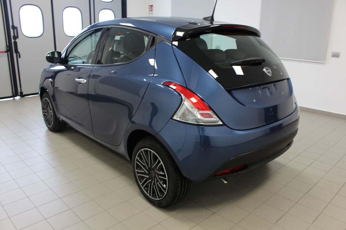 Lancia Ypsilon 1.0 FireFly 5 porte S&S Hybrid Ecochic Gold (6)