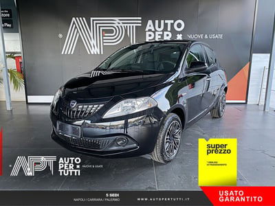 Lancia Ypsilon 1.0 FireFly 5 porte S&S Hybrid Silver Plus nuova