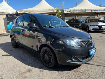 Lancia Ypsilon 1.0 FireFly 5 porte S&S Hybrid Alberta Ferretti usata