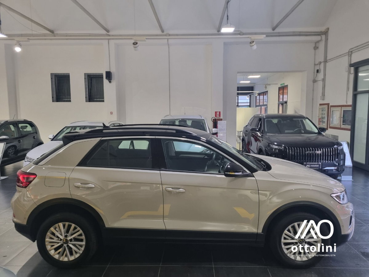 Volkswagen T-Roc 1.0 TSI Life (3)