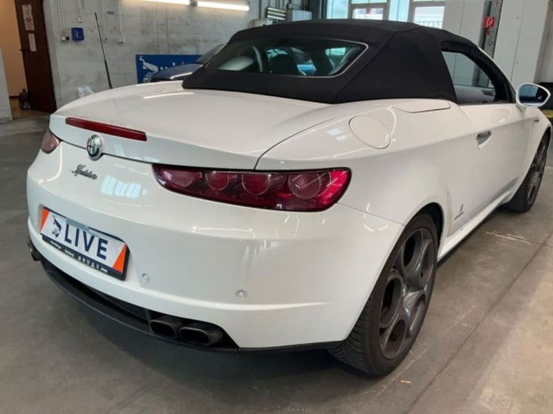 Alfa Romeo Spider 1750 TBi