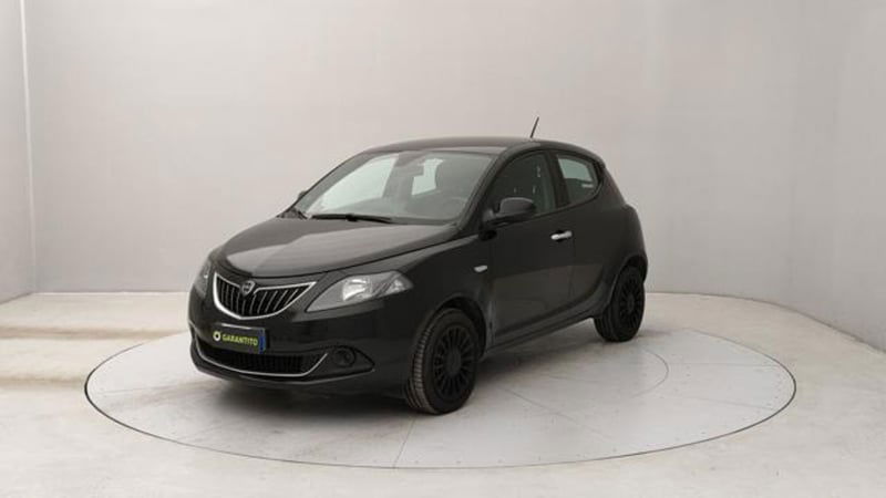 Lancia Ypsilon 1.0 FireFly 5 porte S&S Hybrid Ecochic Silver