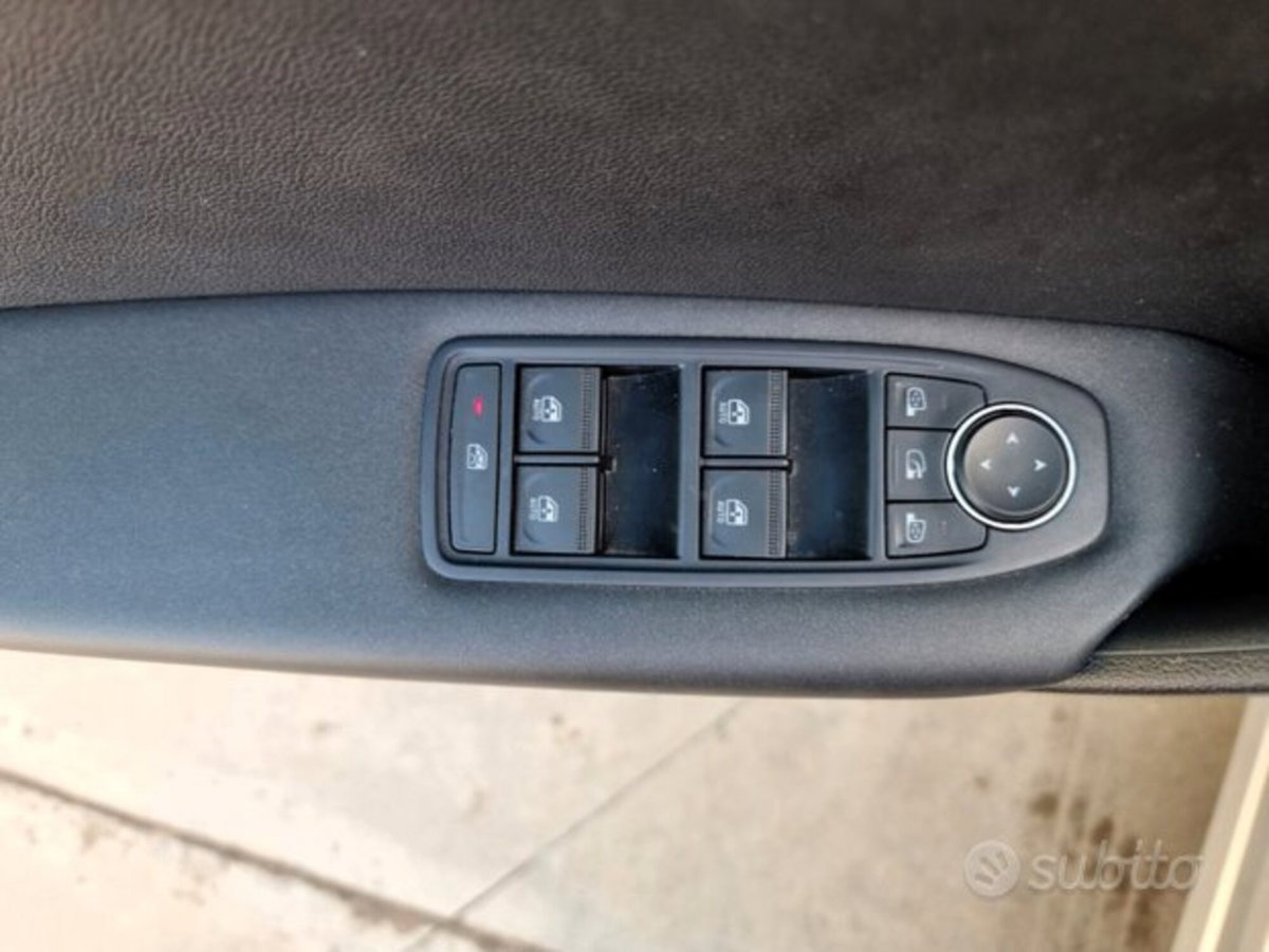 Renault Captur Blue dCi 95 CV Business (20)