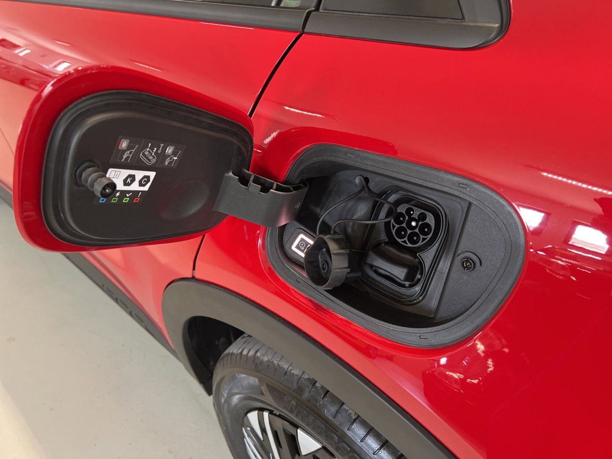 Fiat 600e 54kWh Red (13)