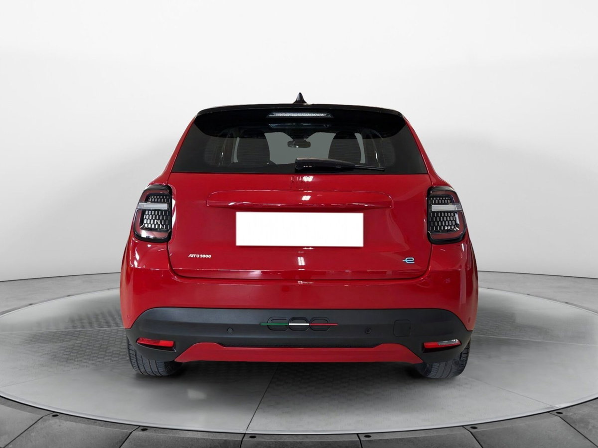 Fiat 600e 54kWh Red (3)