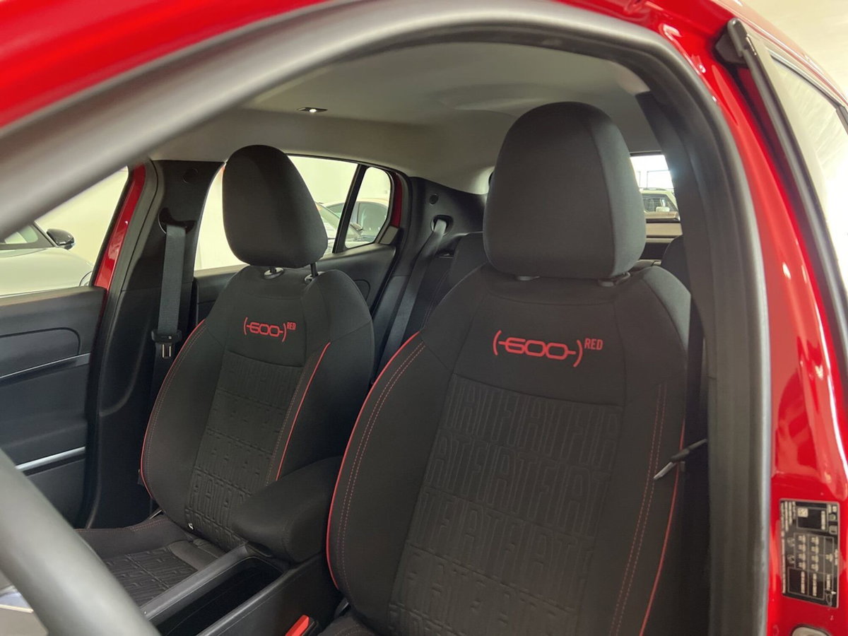 Fiat 600e 54kWh Red (6)