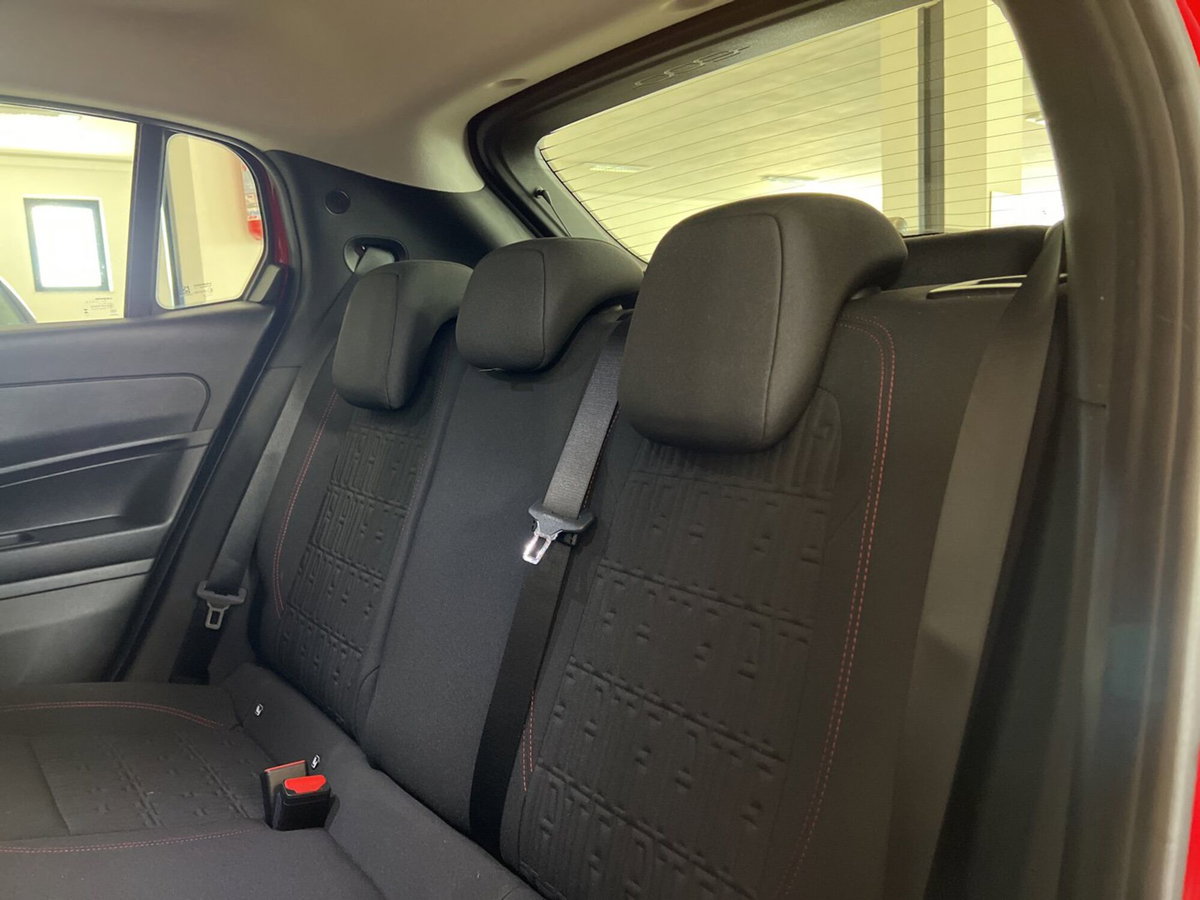 Fiat 600e 54kWh Red (7)