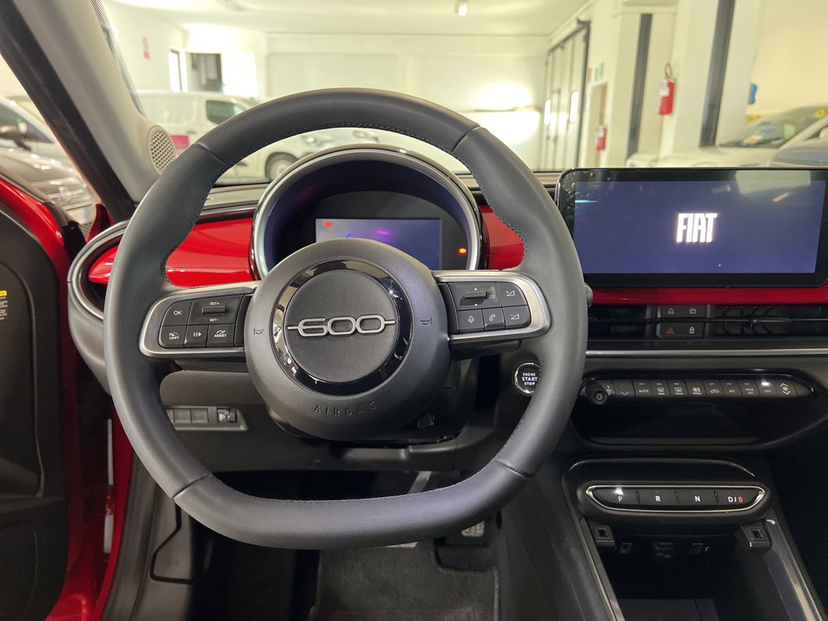 Fiat 600e 54kWh Red (9)