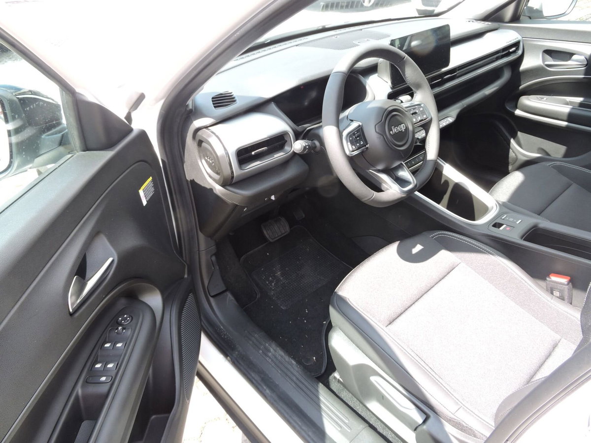 Jeep Avenger 1.2 turbo Altitude fwd 100cv (12)