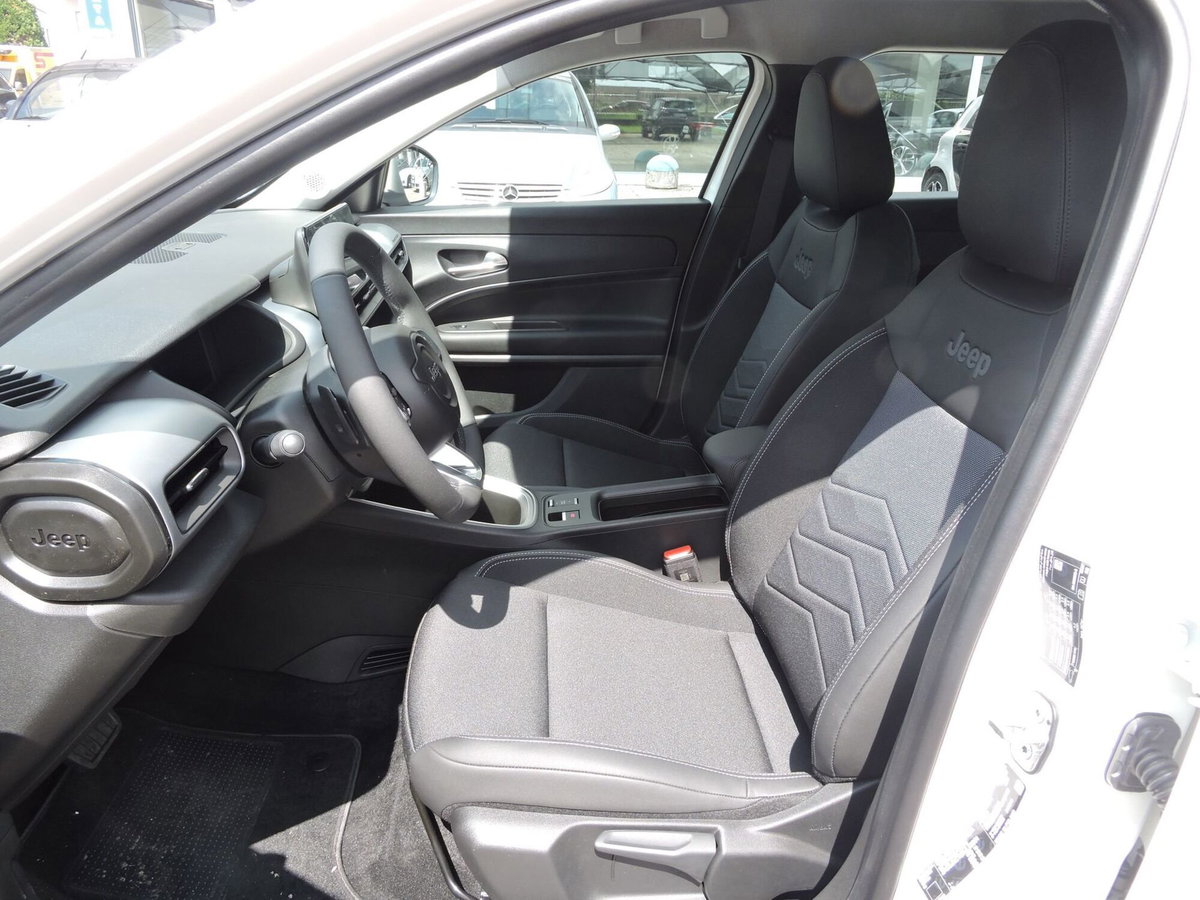 Jeep Avenger 1.2 turbo Altitude fwd 100cv (13)