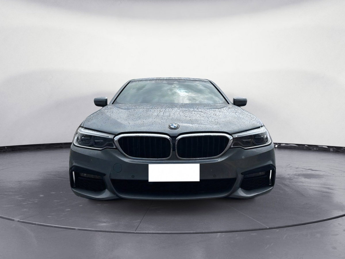 BMW Serie 5 530d xDrive Msport (5)