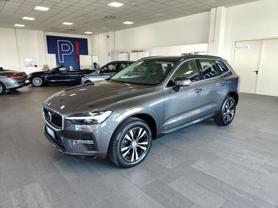 Volvo XC60 B4 (d) AWD Geartronic Momentum Pro usata