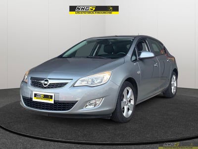 Opel Astra 1.6 115CV 5 porte Cosmo usata