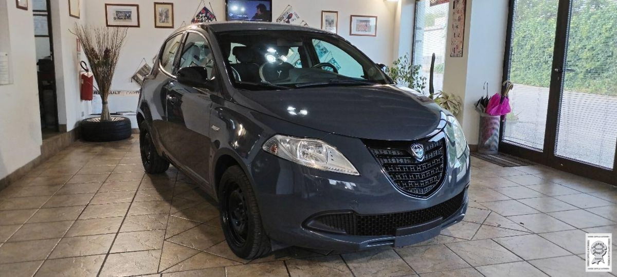 Lancia Ypsilon 1.2 69 CV 5 porte GPL Ecochic Gold