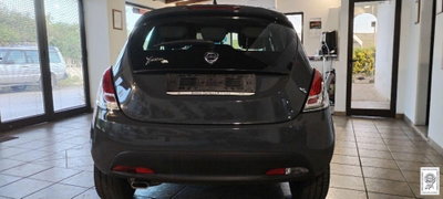Lancia Ypsilon 1.2 69 CV 5 porte GPL Ecochic Gold (4)