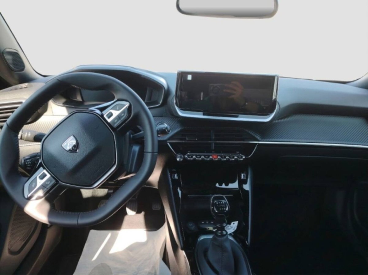 Peugeot 2008 1.2 puretech Allure s&s 100cv (14)