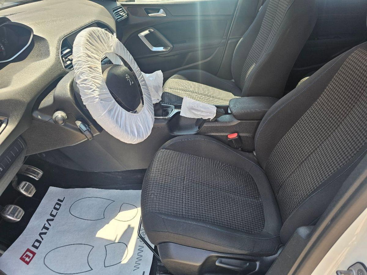 Peugeot 308 SW BlueHDi 100 S&S Active (13)