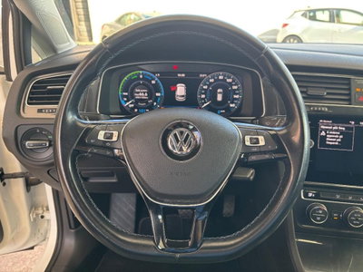 Volkswagen e-Golf 136 CV (12)