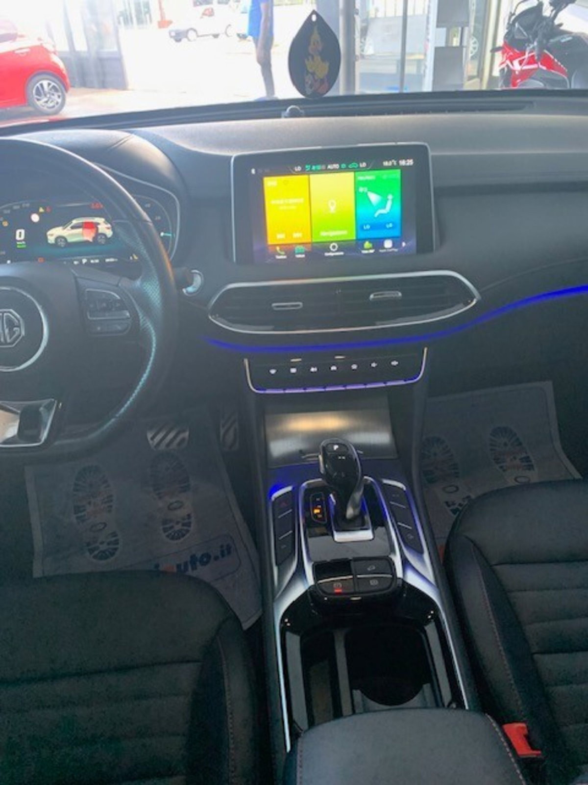 Mg EHS Plug-in Hybrid Exclusive (5)
