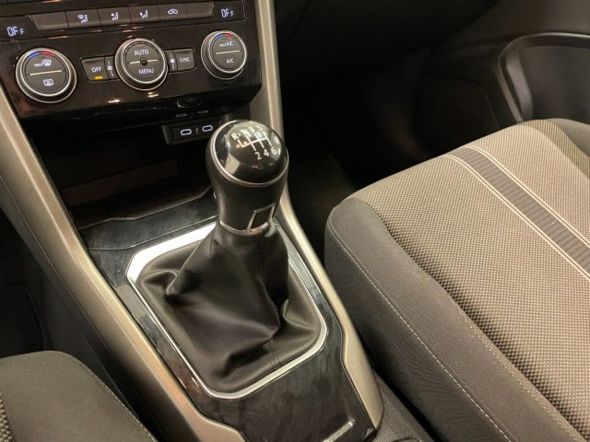 Volkswagen T-Roc 1.0 TSI R-Line (9)