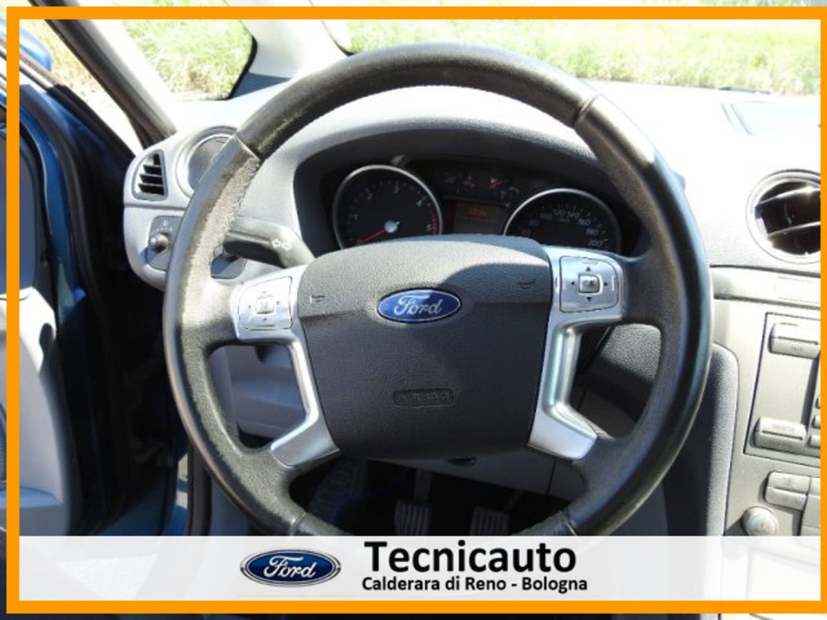 Ford S-Max 2.0 TDCi 140CV Titanium (13)