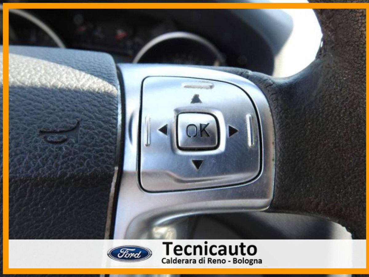 Ford S-Max 2.0 TDCi 140CV Titanium (15)