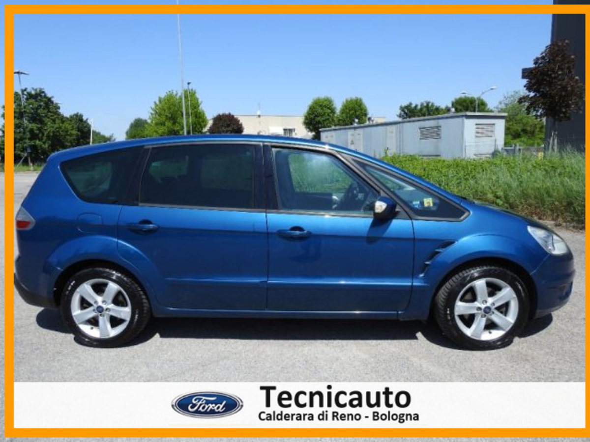 Ford S-Max 2.0 TDCi 140CV Titanium (8)