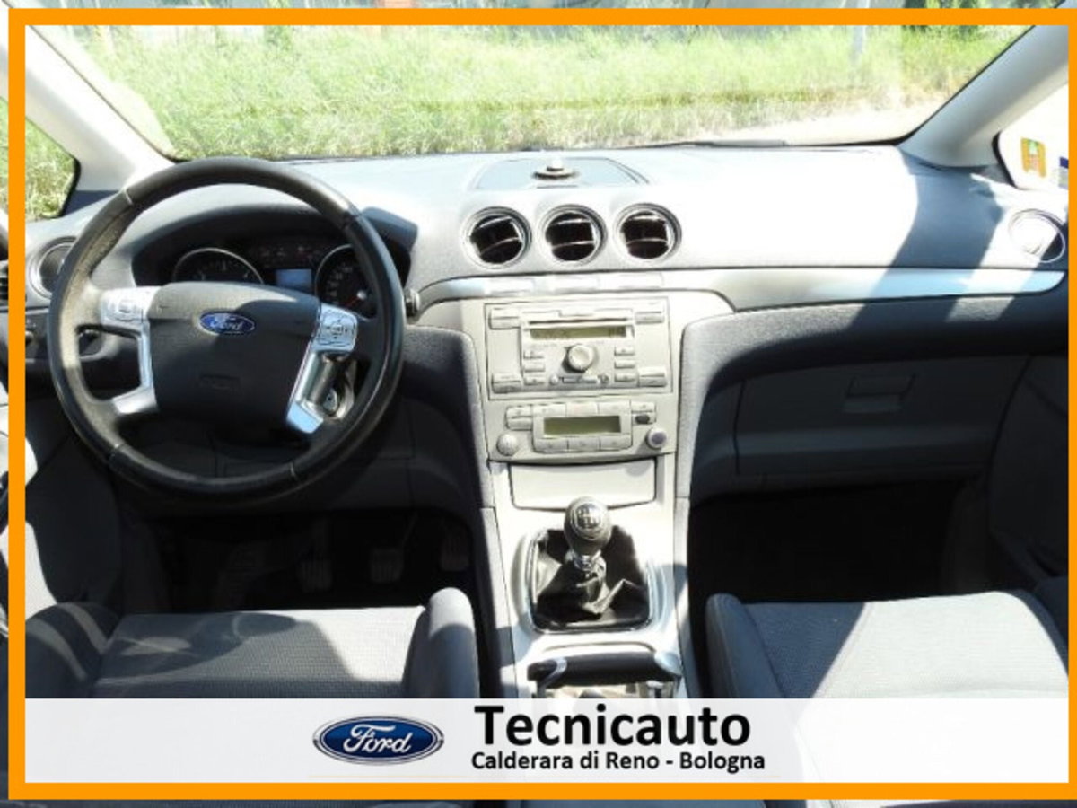 Ford S-Max 2.0 TDCi 140CV Titanium (9)
