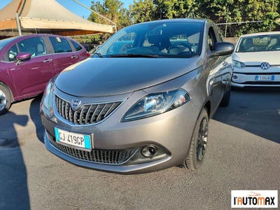 Lancia Ypsilon 1.0 FireFly 5 porte S&S Hybrid Silver Plus usata