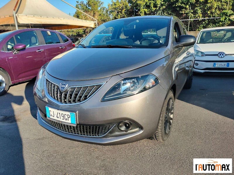Lancia Ypsilon 1.0 FireFly 5 porte S&S Hybrid Silver Plus