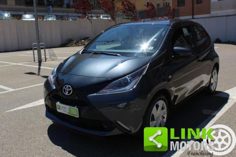 Toyota Aygo 1.0 VVT-i 69 CV 5 porte x-play