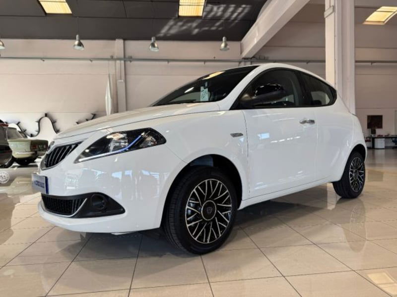 Lancia Ypsilon 1.0 FireFly 5 porte S&S Hybrid Gold Plus